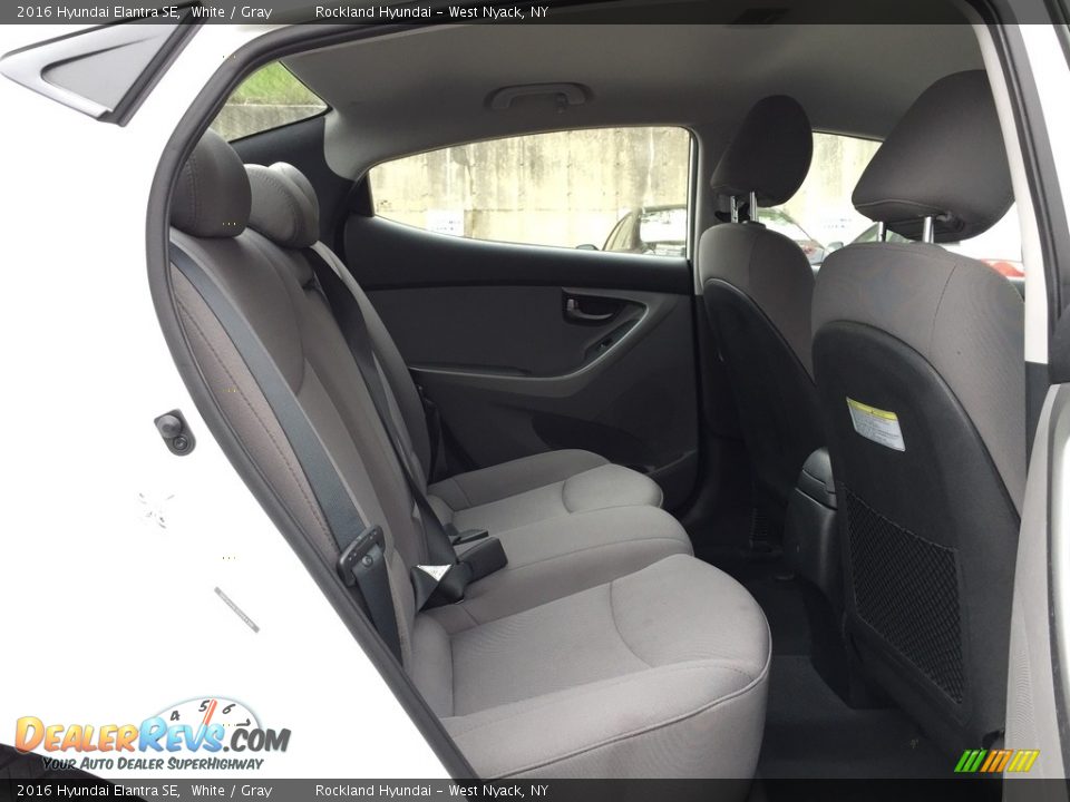2016 Hyundai Elantra SE White / Gray Photo #22
