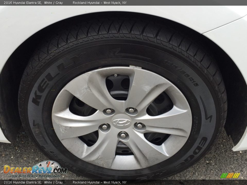 2016 Hyundai Elantra SE White / Gray Photo #26