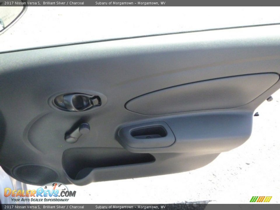 2017 Nissan Versa S Brilliant Silver / Charcoal Photo #6