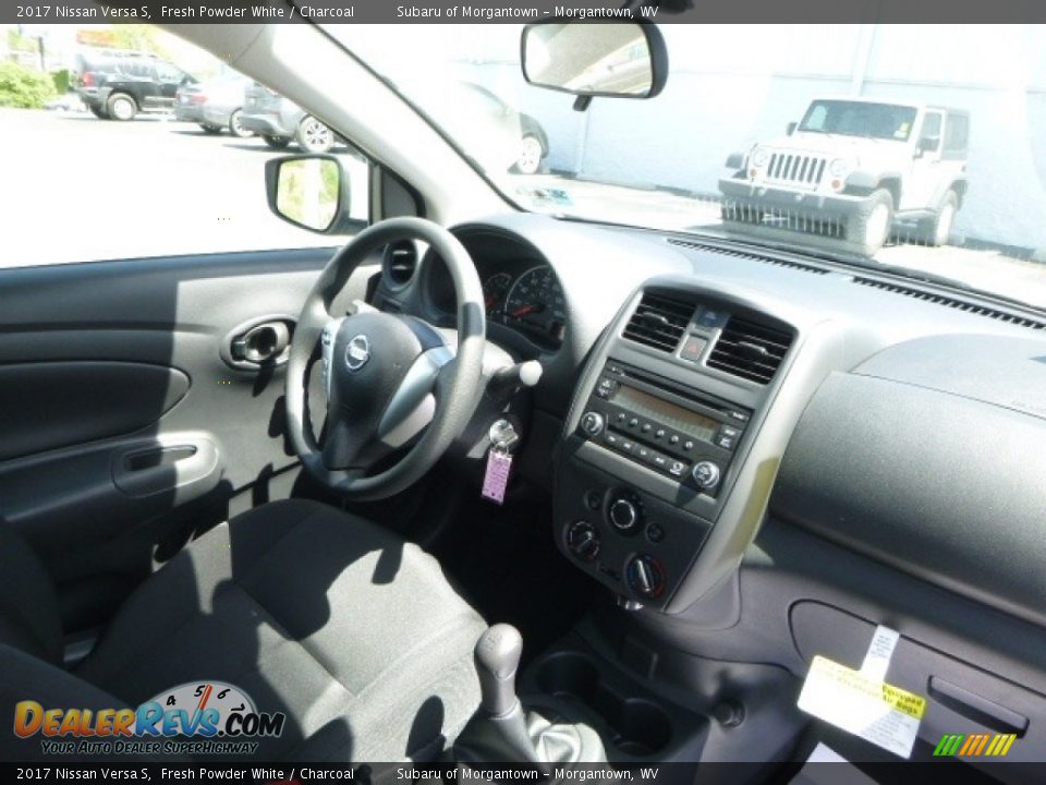 2017 Nissan Versa S Fresh Powder White / Charcoal Photo #5