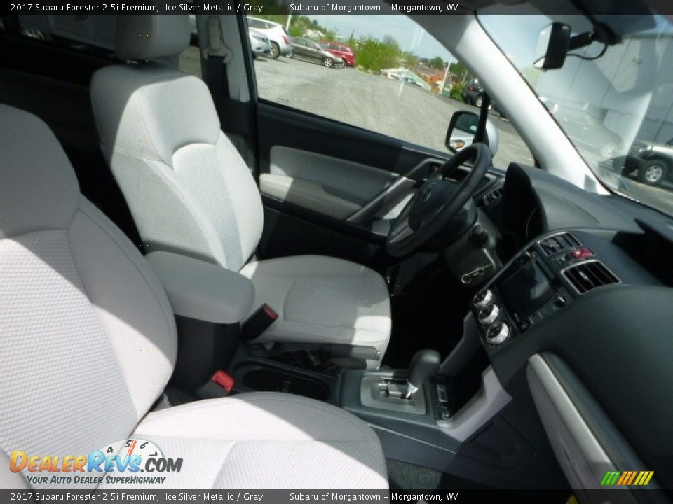 2017 Subaru Forester 2.5i Premium Ice Silver Metallic / Gray Photo #4