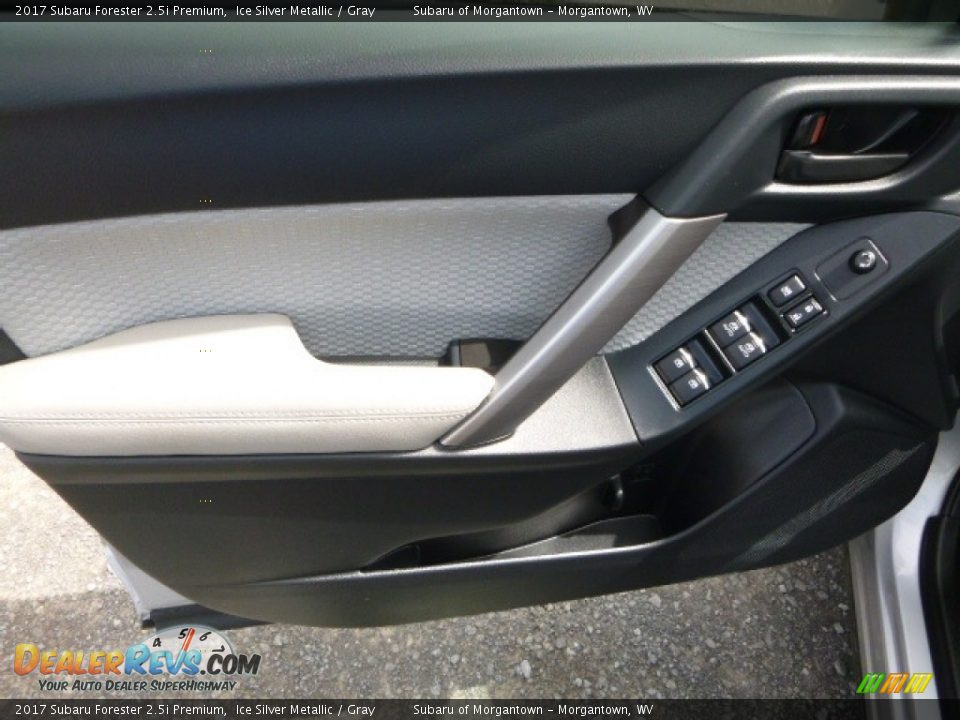 2017 Subaru Forester 2.5i Premium Ice Silver Metallic / Gray Photo #14