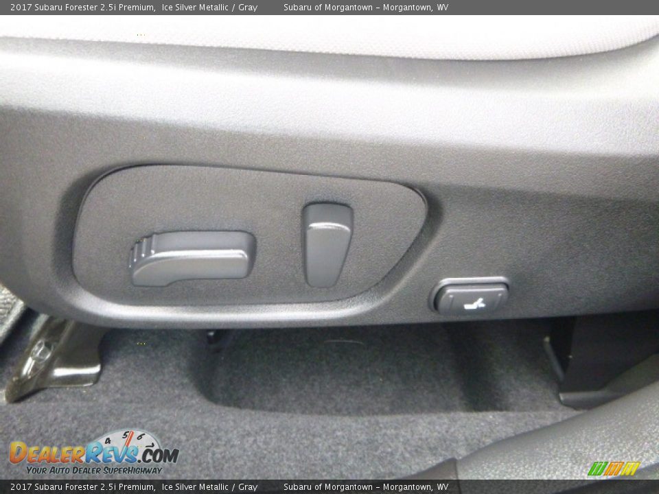 2017 Subaru Forester 2.5i Premium Ice Silver Metallic / Gray Photo #15