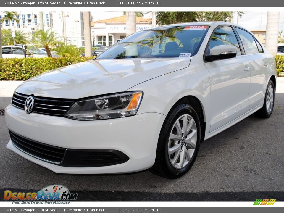 2014 Volkswagen Jetta SE Sedan Pure White / Titan Black Photo #5
