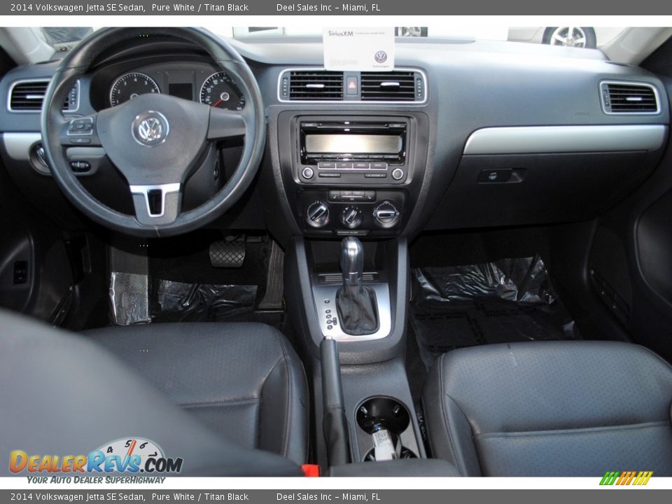 2014 Volkswagen Jetta SE Sedan Pure White / Titan Black Photo #13