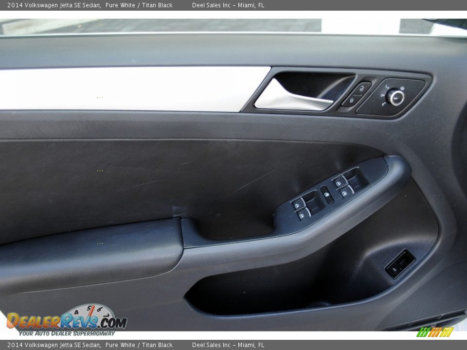 2014 Volkswagen Jetta SE Sedan Pure White / Titan Black Photo #17