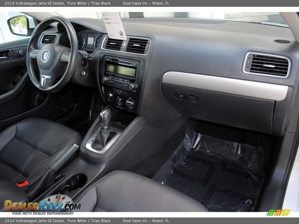 2014 Volkswagen Jetta SE Sedan Pure White / Titan Black Photo #18