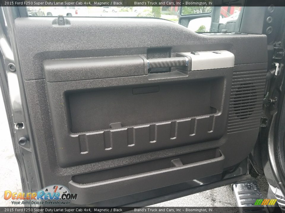 2015 Ford F250 Super Duty Lariat Super Cab 4x4 Magnetic / Black Photo #17