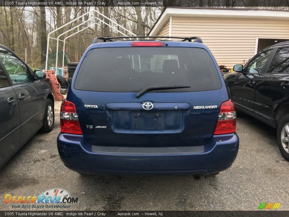 2005 Toyota Highlander V6 4WD Indigo Ink Pearl / Gray Photo #5