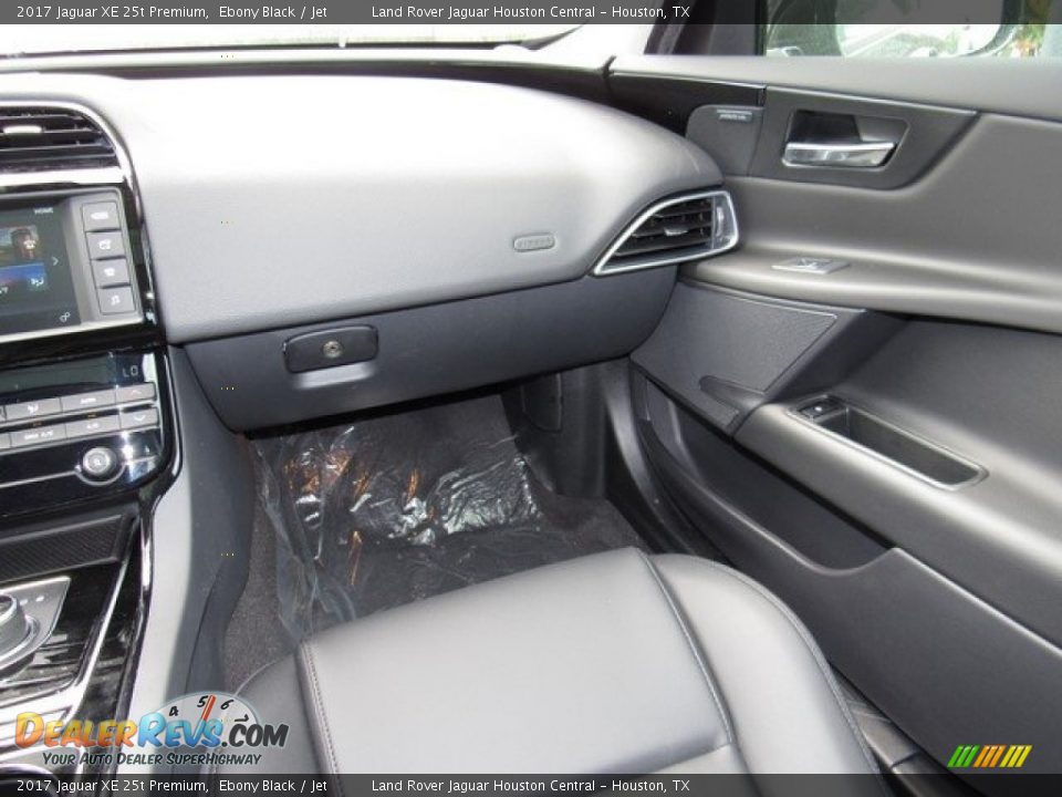 2017 Jaguar XE 25t Premium Ebony Black / Jet Photo #14