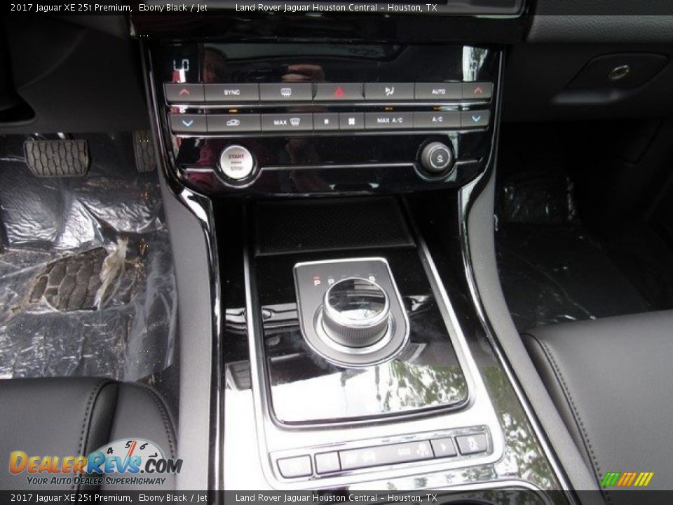 2017 Jaguar XE 25t Premium Ebony Black / Jet Photo #18