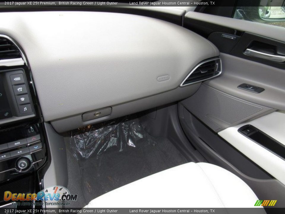 2017 Jaguar XE 25t Premium British Racing Green / Light Oyster Photo #14