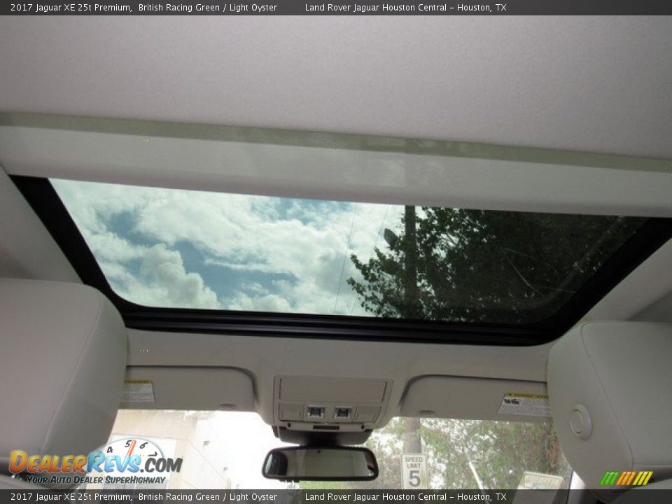 2017 Jaguar XE 25t Premium British Racing Green / Light Oyster Photo #16