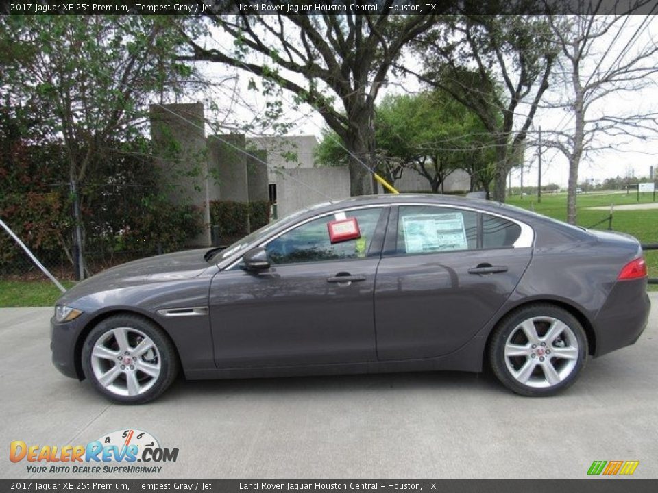 2017 Jaguar XE 25t Premium Tempest Gray / Jet Photo #11