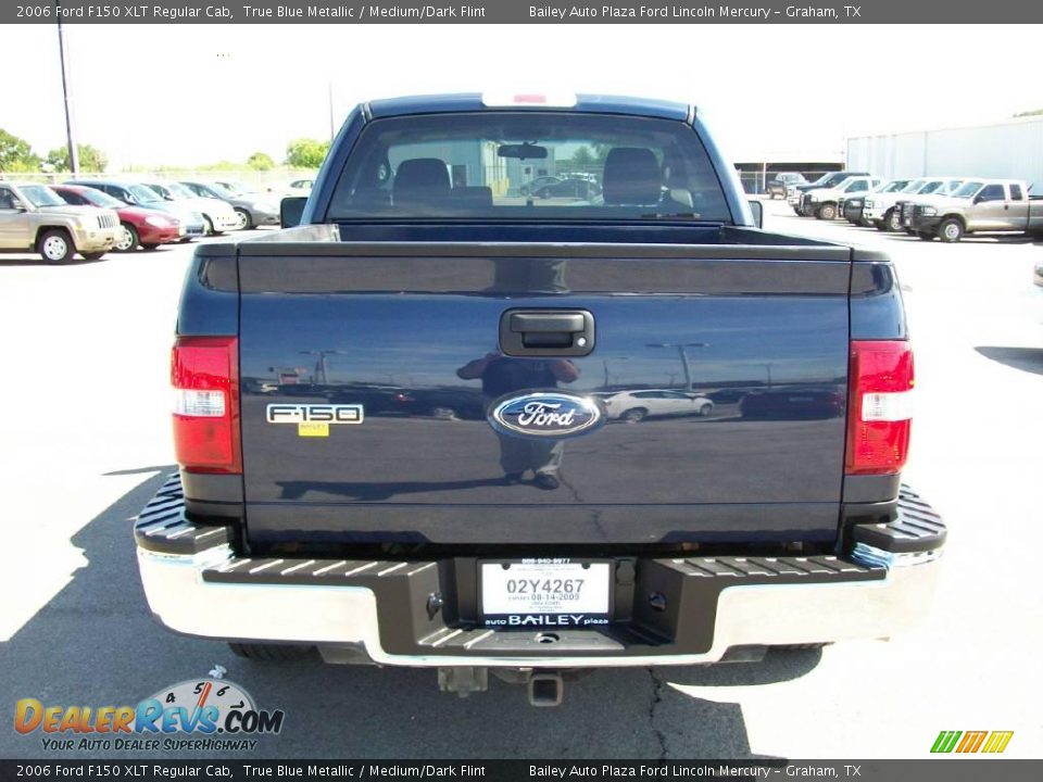 2006 Ford F150 XLT Regular Cab True Blue Metallic / Medium/Dark Flint Photo #4