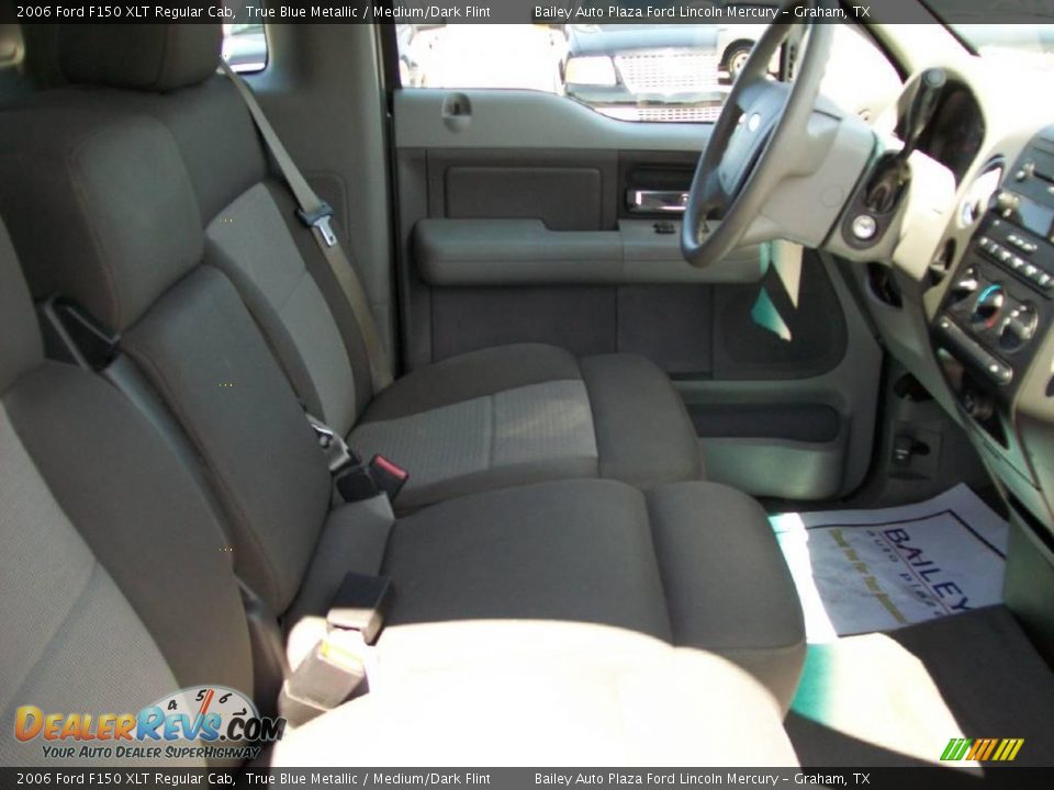 2006 Ford F150 XLT Regular Cab True Blue Metallic / Medium/Dark Flint Photo #5