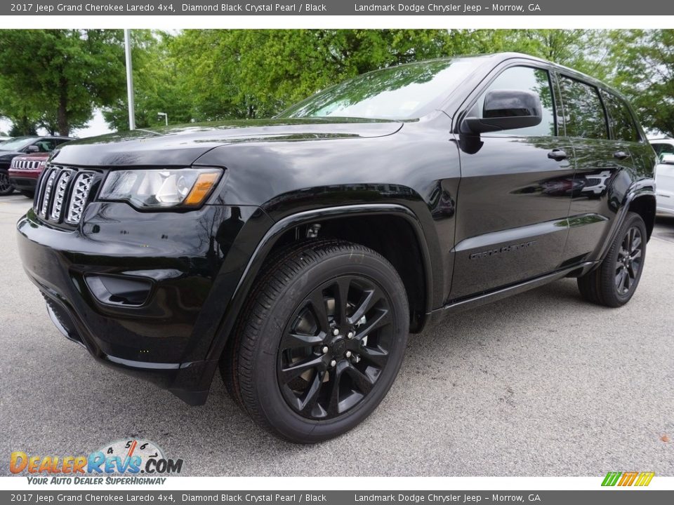 2017 Jeep Grand Cherokee Laredo 4x4 Diamond Black Crystal Pearl / Black Photo #1