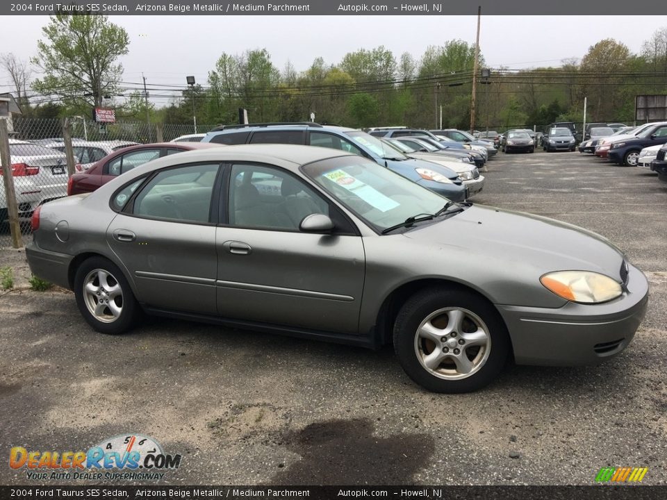 2004 Ford Taurus SES Sedan Arizona Beige Metallic / Medium Parchment Photo #2