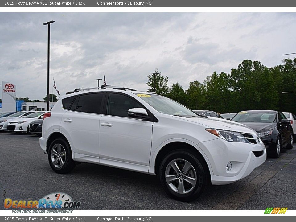 2015 Toyota RAV4 XLE Super White / Black Photo #1
