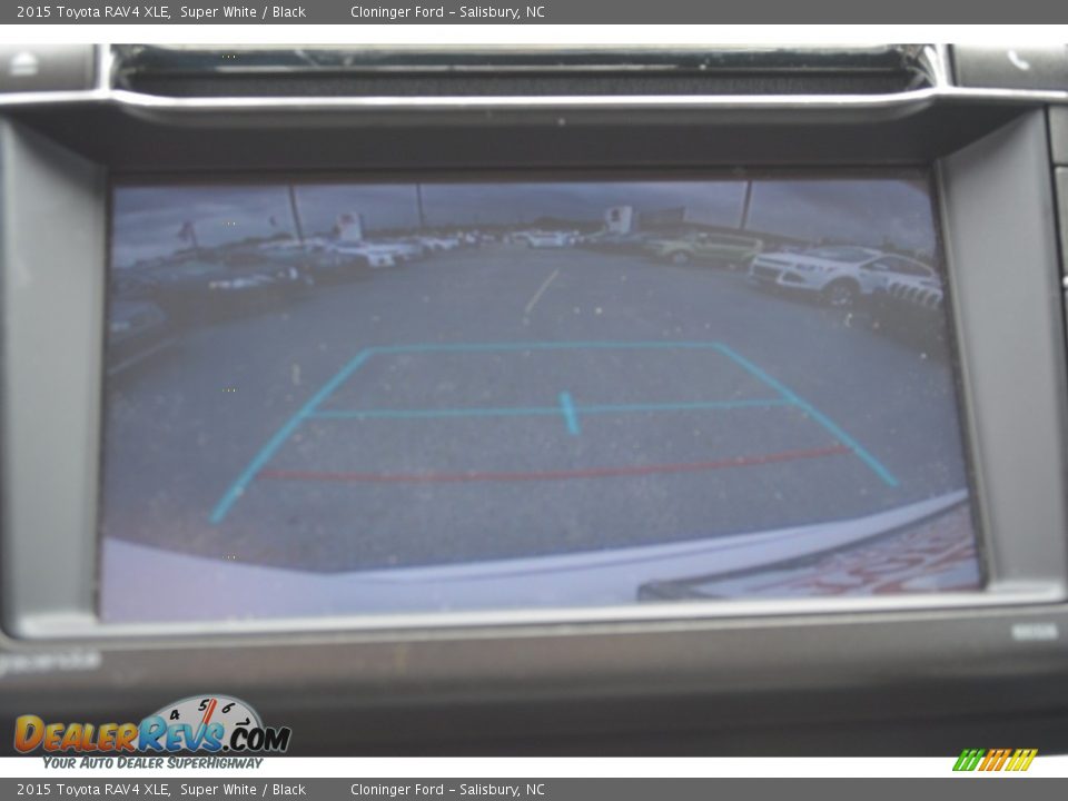 2015 Toyota RAV4 XLE Super White / Black Photo #19