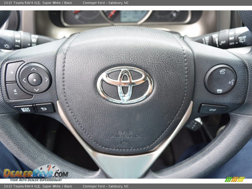 2015 Toyota RAV4 XLE Super White / Black Photo #22