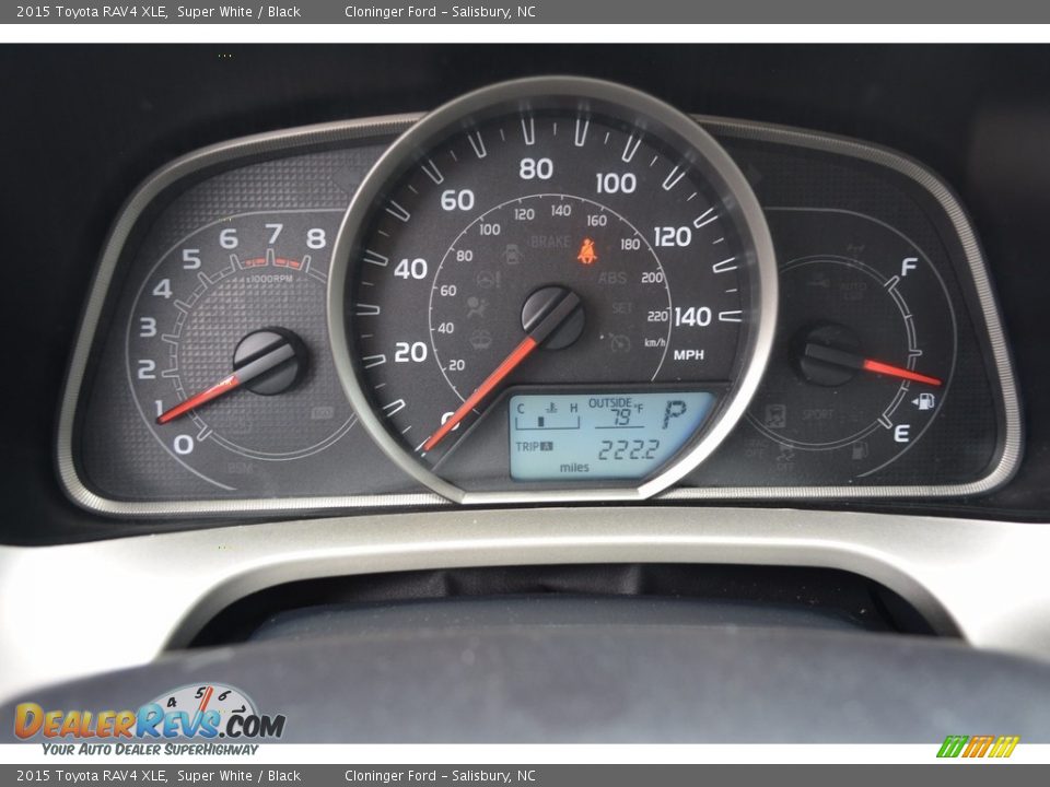 2015 Toyota RAV4 XLE Super White / Black Photo #23