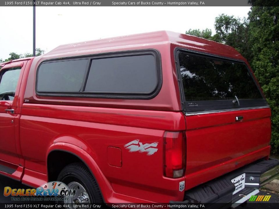 1995 Ford F150 XLT Regular Cab 4x4 Ultra Red / Gray Photo #3