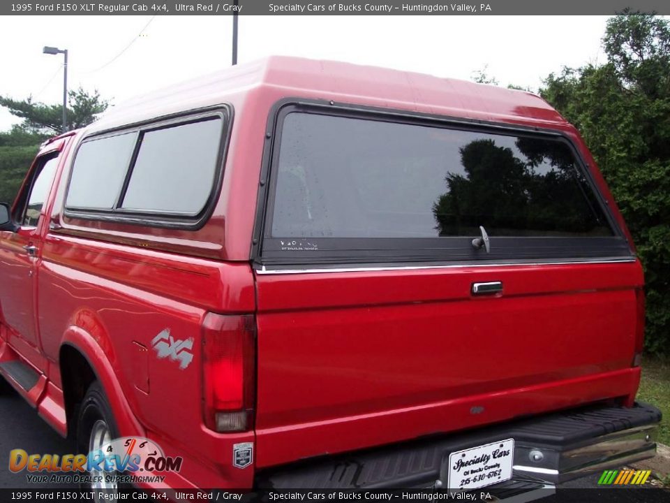 1995 Ford F150 XLT Regular Cab 4x4 Ultra Red / Gray Photo #4