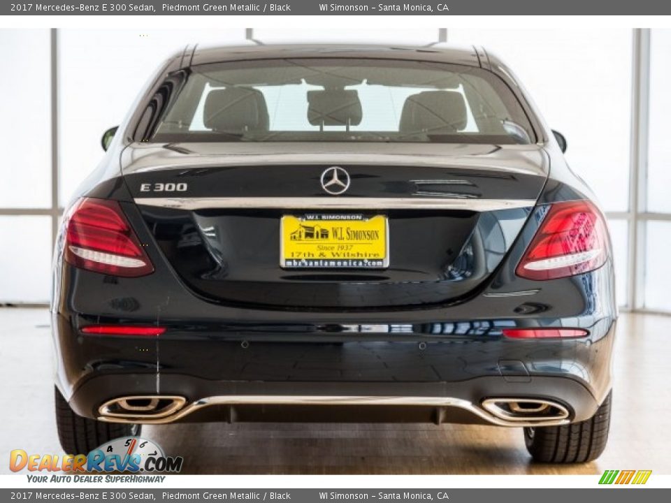 2017 Mercedes-Benz E 300 Sedan Piedmont Green Metallic / Black Photo #4