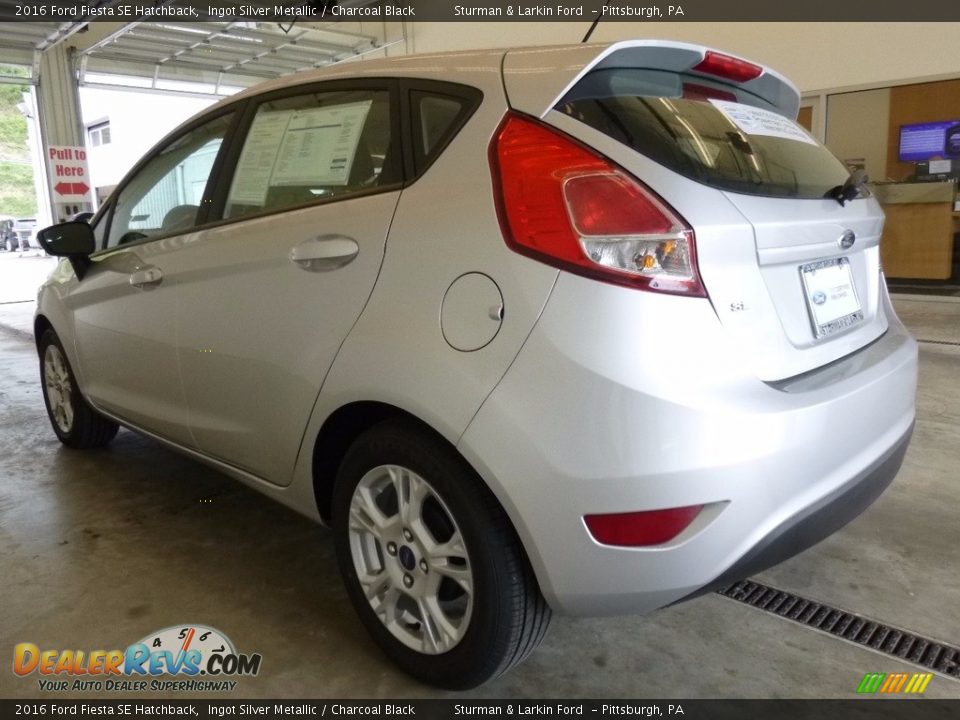 2016 Ford Fiesta SE Hatchback Ingot Silver Metallic / Charcoal Black Photo #3