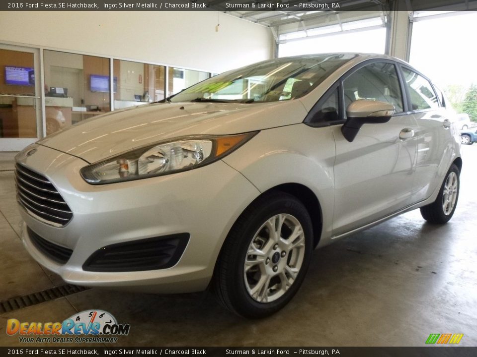 2016 Ford Fiesta SE Hatchback Ingot Silver Metallic / Charcoal Black Photo #4