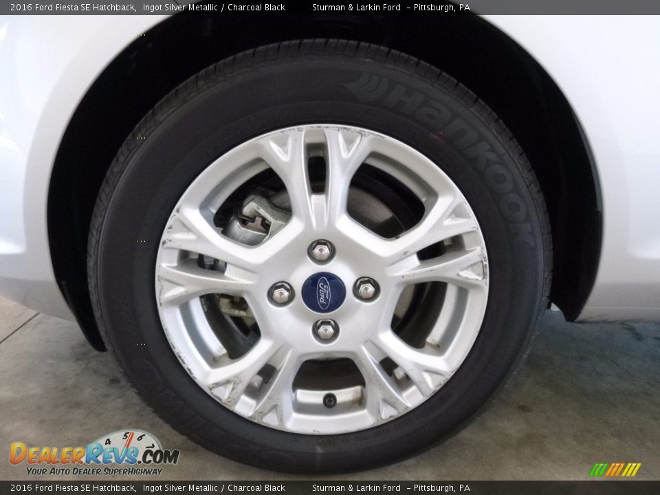 2016 Ford Fiesta SE Hatchback Ingot Silver Metallic / Charcoal Black Photo #5