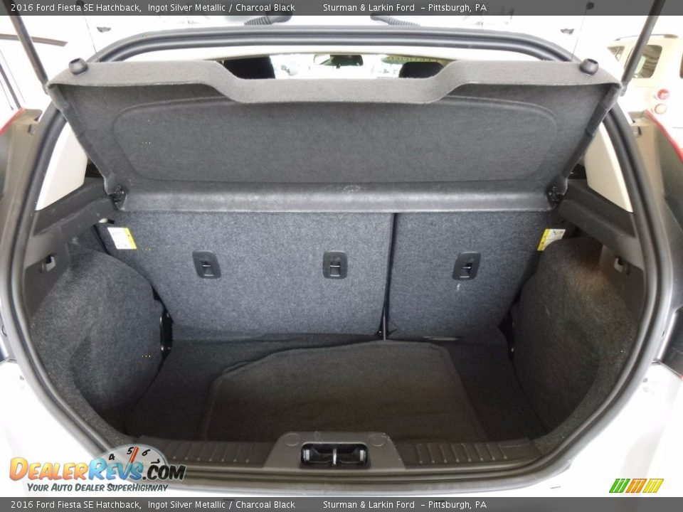 2016 Ford Fiesta SE Hatchback Ingot Silver Metallic / Charcoal Black Photo #6