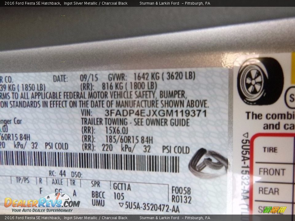 2016 Ford Fiesta SE Hatchback Ingot Silver Metallic / Charcoal Black Photo #8