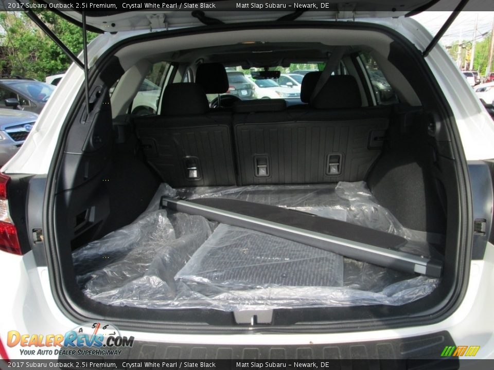 2017 Subaru Outback 2.5i Premium Crystal White Pearl / Slate Black Photo #18