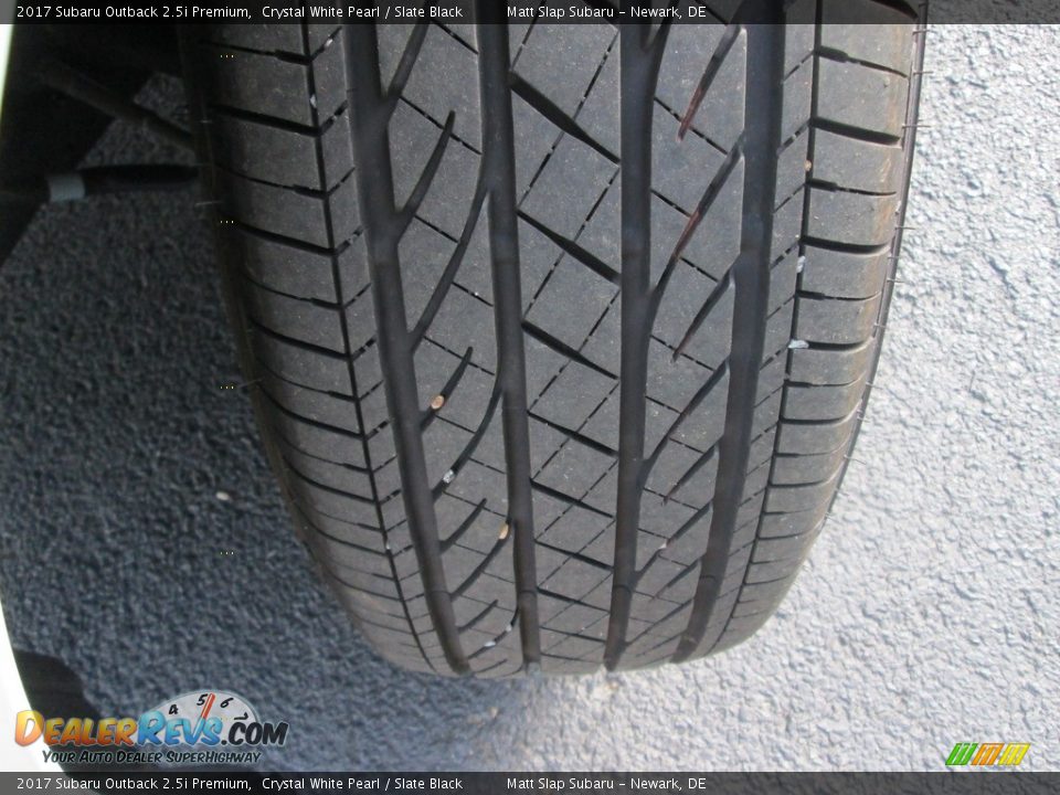 2017 Subaru Outback 2.5i Premium Crystal White Pearl / Slate Black Photo #22