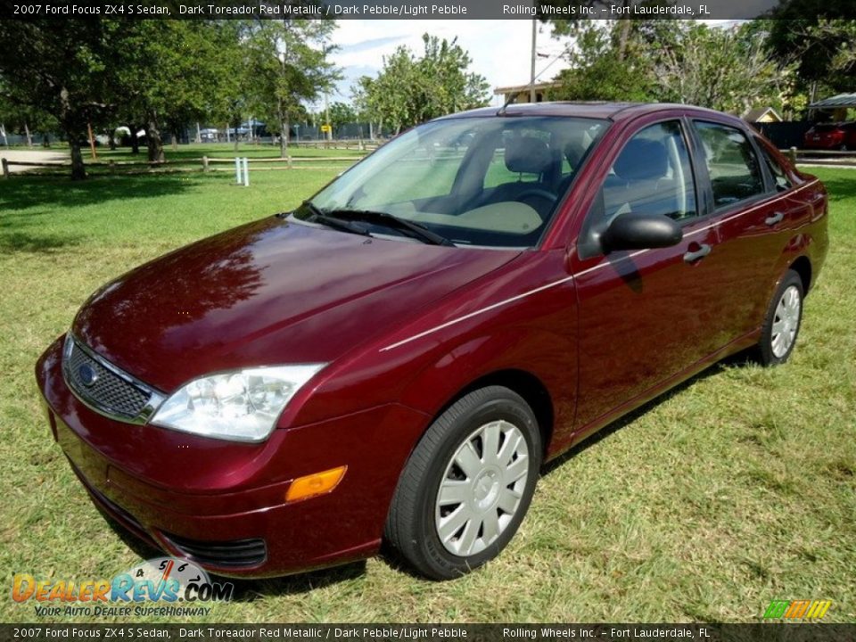 2007 Ford Focus ZX4 S Sedan Dark Toreador Red Metallic / Dark Pebble/Light Pebble Photo #9