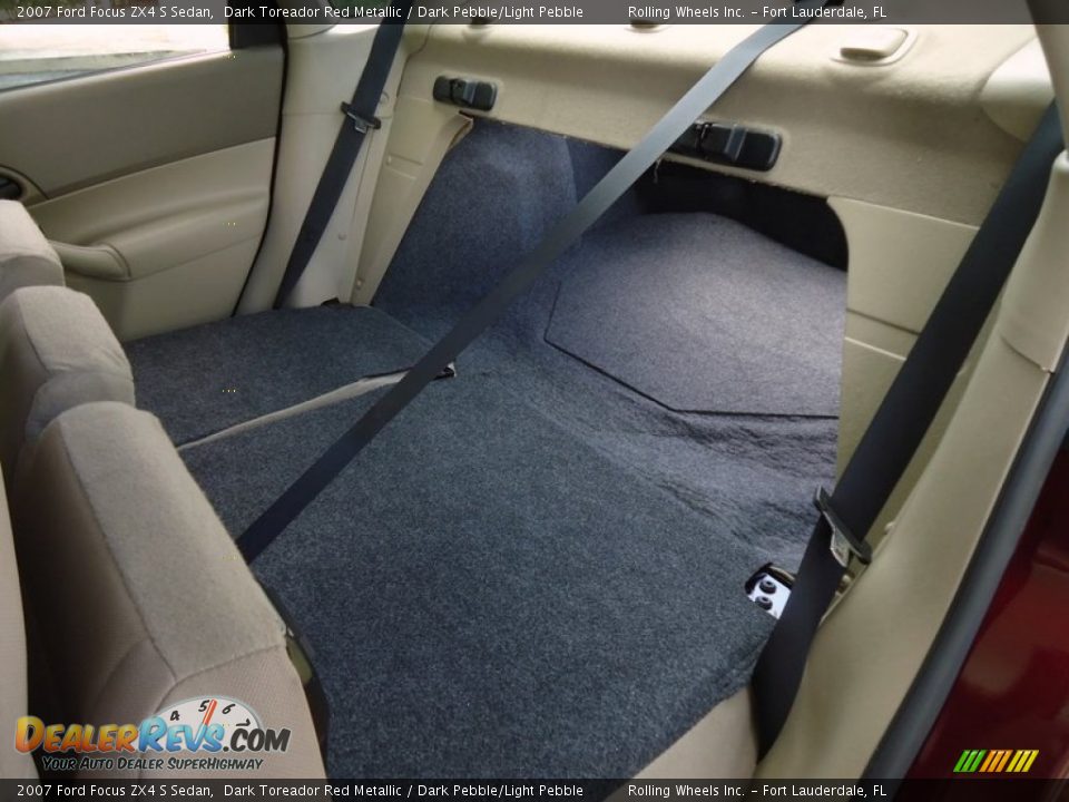 2007 Ford Focus ZX4 S Sedan Dark Toreador Red Metallic / Dark Pebble/Light Pebble Photo #12