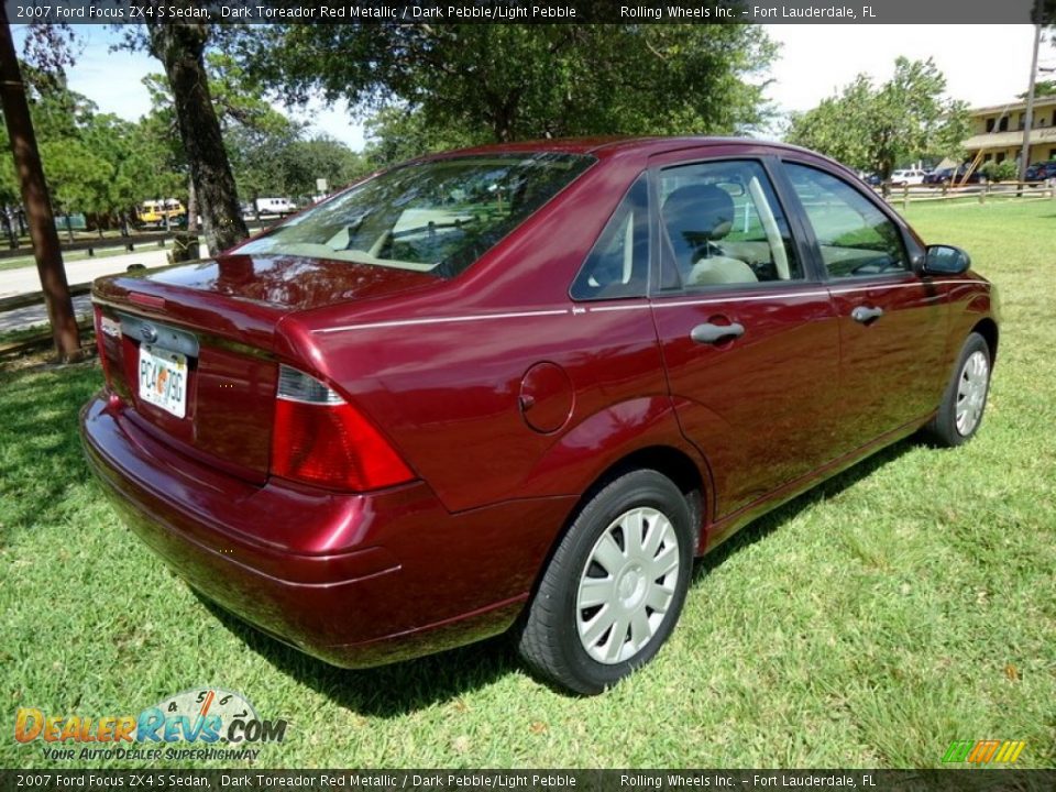 2007 Ford Focus ZX4 S Sedan Dark Toreador Red Metallic / Dark Pebble/Light Pebble Photo #13