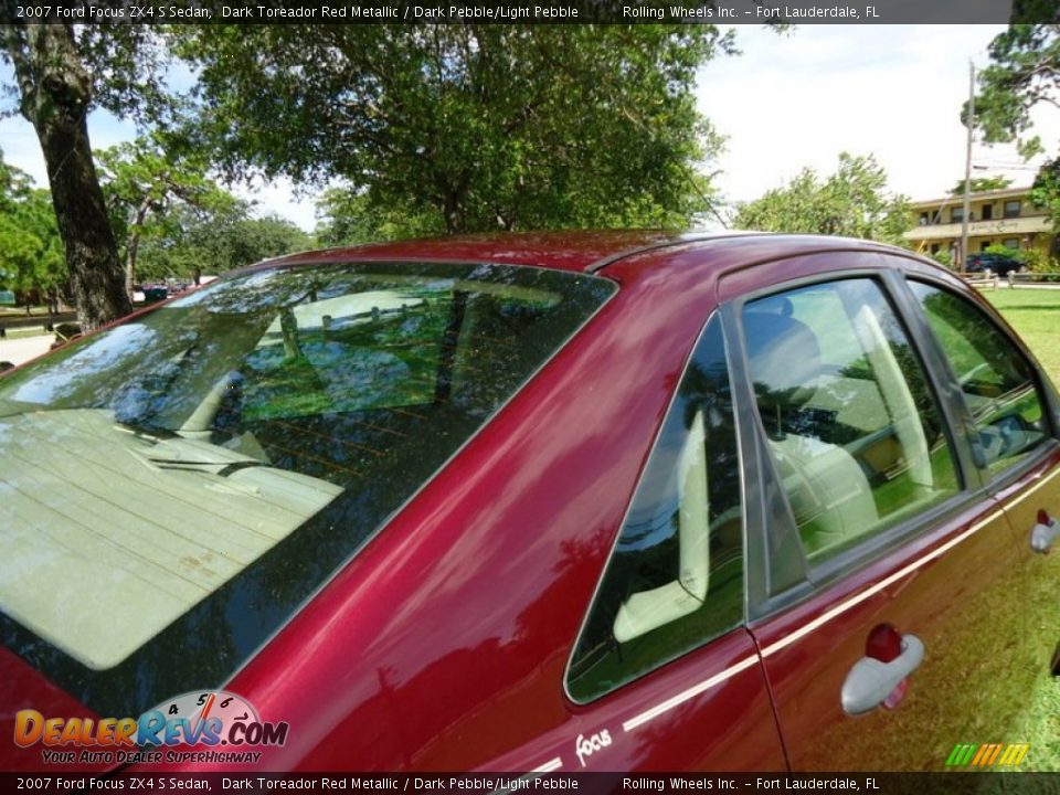 2007 Ford Focus ZX4 S Sedan Dark Toreador Red Metallic / Dark Pebble/Light Pebble Photo #17