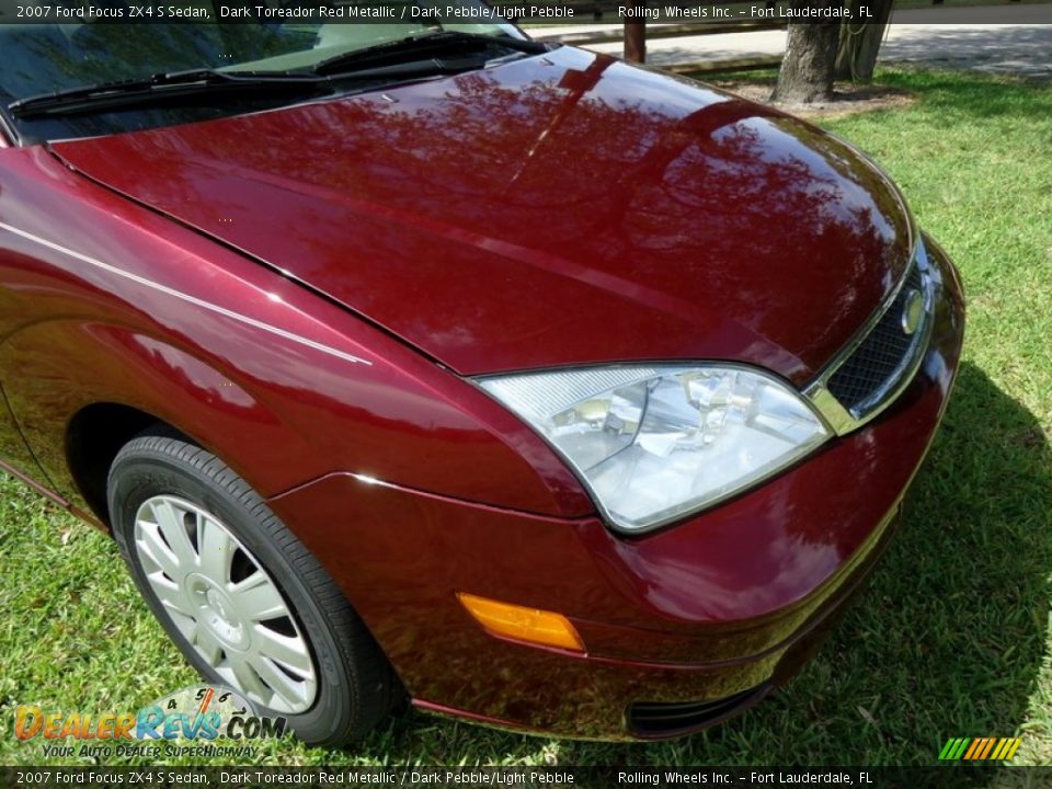 2007 Ford Focus ZX4 S Sedan Dark Toreador Red Metallic / Dark Pebble/Light Pebble Photo #21