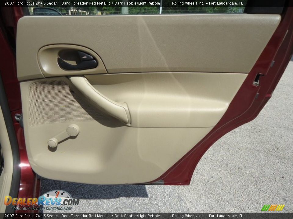 2007 Ford Focus ZX4 S Sedan Dark Toreador Red Metallic / Dark Pebble/Light Pebble Photo #29