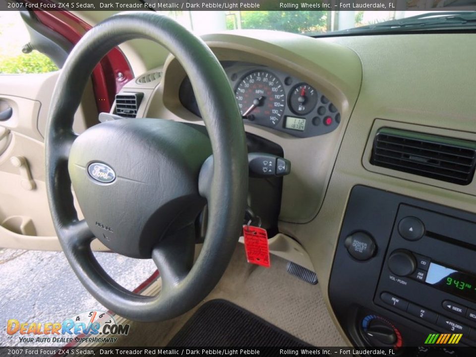 2007 Ford Focus ZX4 S Sedan Dark Toreador Red Metallic / Dark Pebble/Light Pebble Photo #32