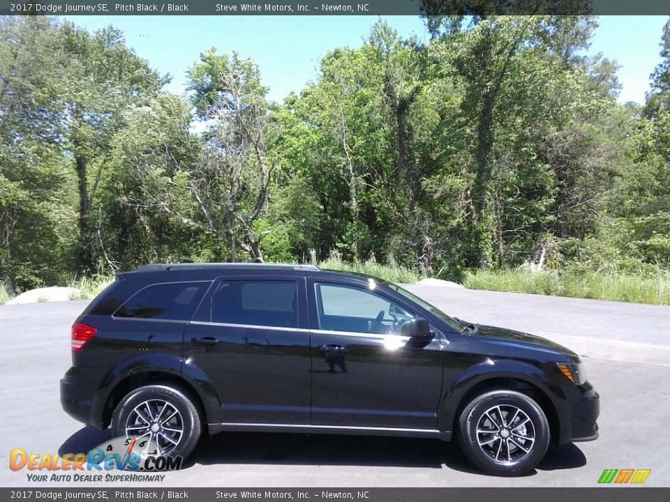 2017 Dodge Journey SE Pitch Black / Black Photo #5