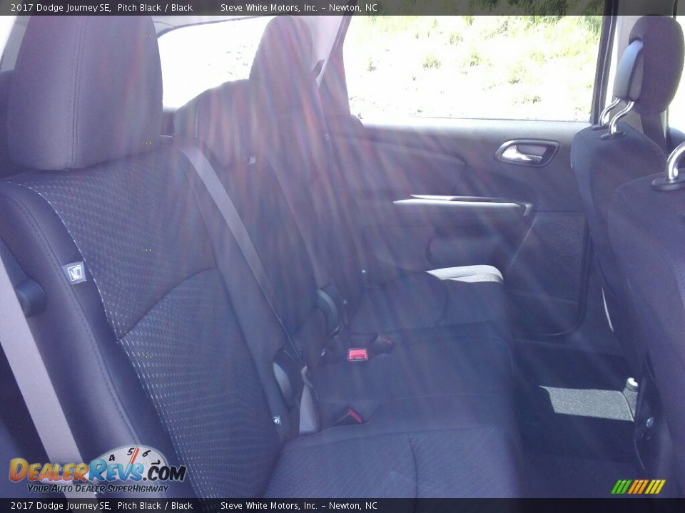 2017 Dodge Journey SE Pitch Black / Black Photo #30
