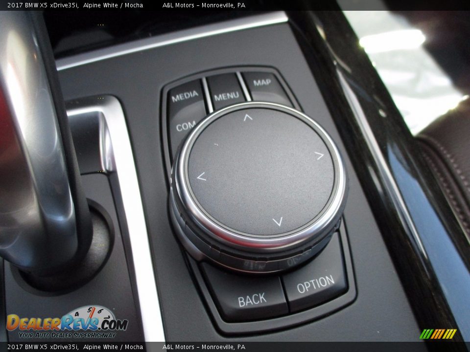 2017 BMW X5 xDrive35i Alpine White / Mocha Photo #18