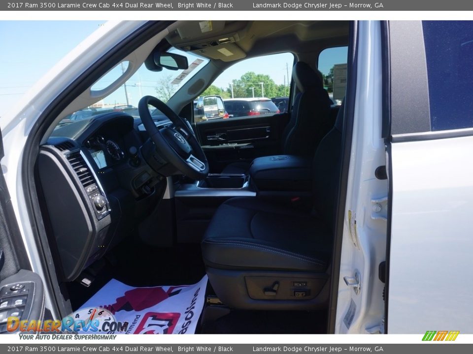 2017 Ram 3500 Laramie Crew Cab 4x4 Dual Rear Wheel Bright White / Black Photo #7