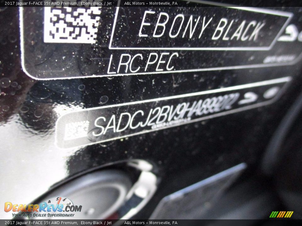 2017 Jaguar F-PACE 35t AWD Premium Ebony Black / Jet Photo #19