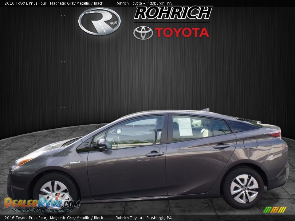 2016 Toyota Prius Four Magnetic Gray Metallic / Black Photo #4