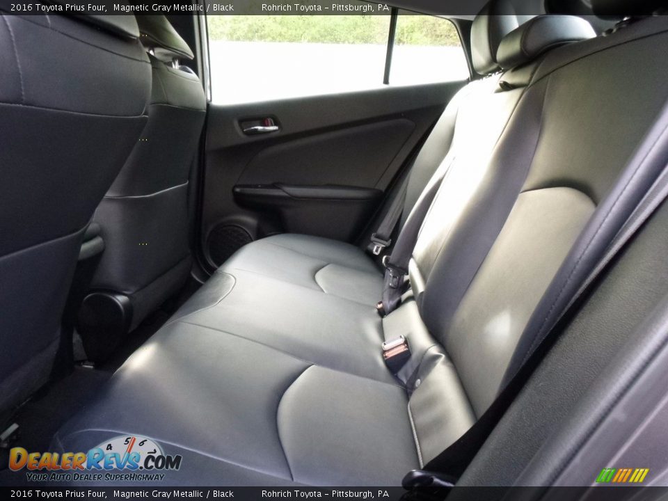 2016 Toyota Prius Four Magnetic Gray Metallic / Black Photo #7
